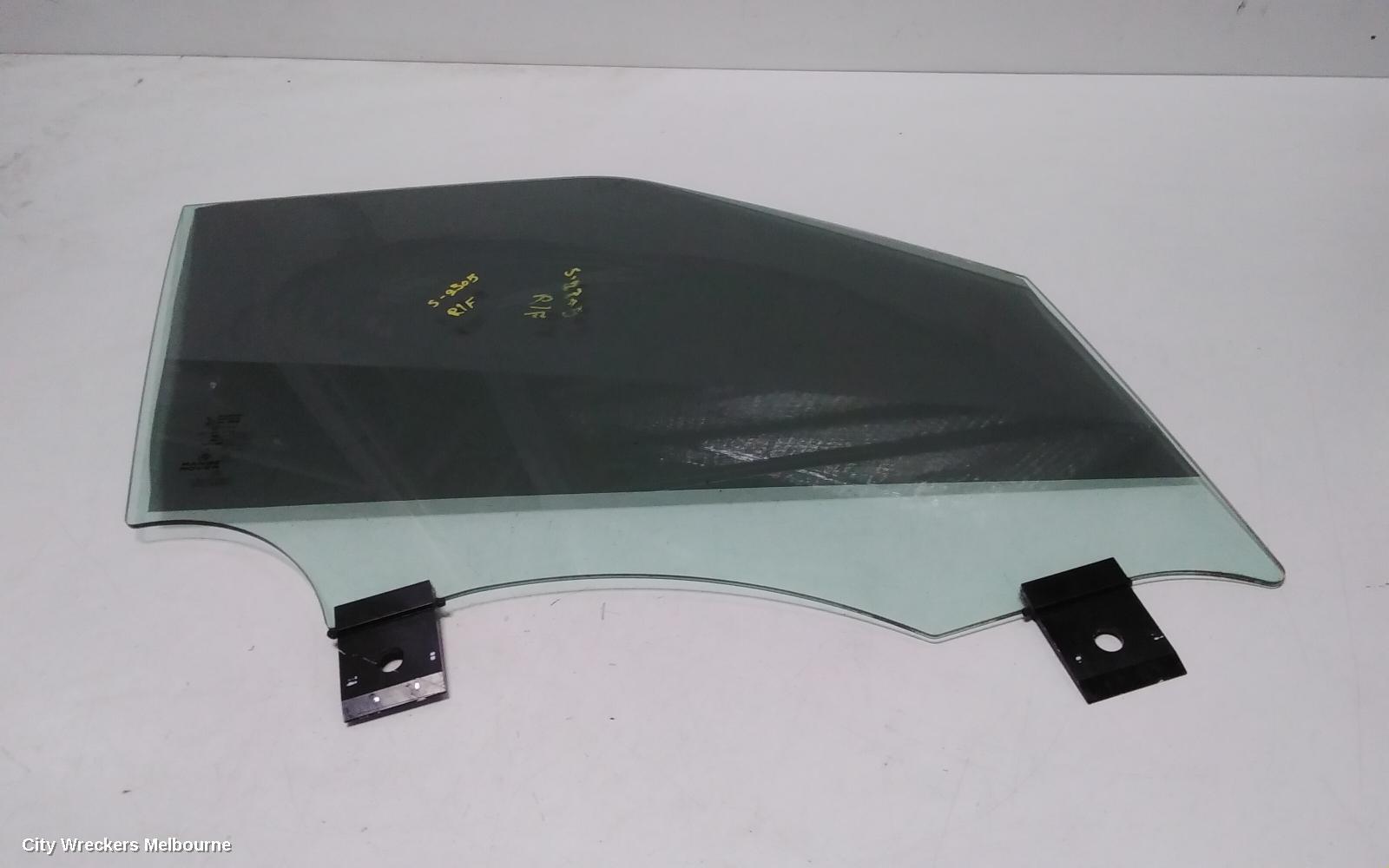 LAND ROVER RANGEROVER SPORT 2015 Right Front Door Window