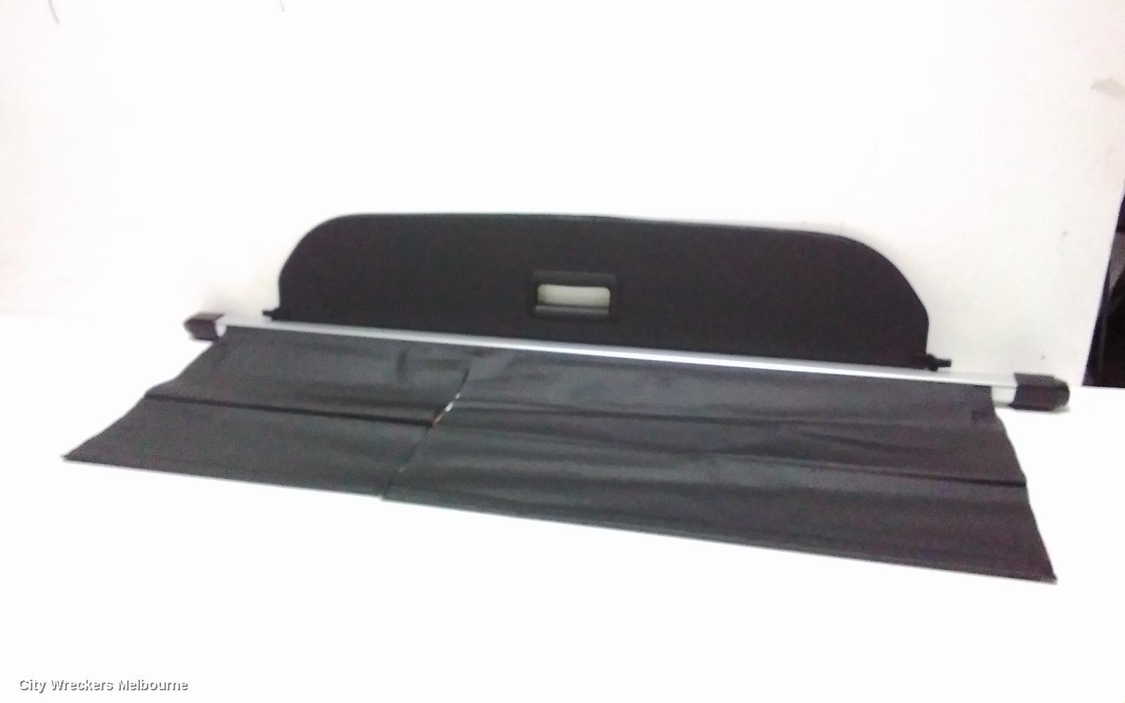 MITSUBISHI OUTLANDER 2022 Parcel Shelf