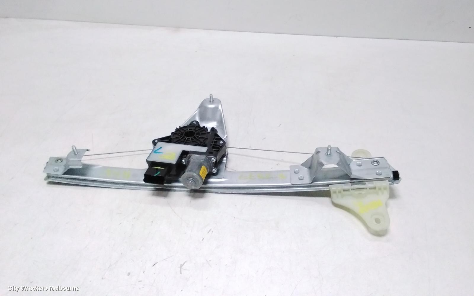 RENAULT ARKANA 2023 Right Front Window Reg/Motor