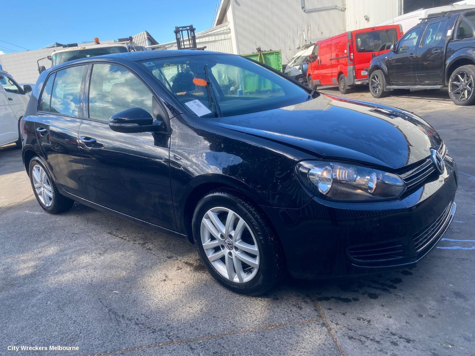VOLKSWAGEN GOLF 2010 Bonnet