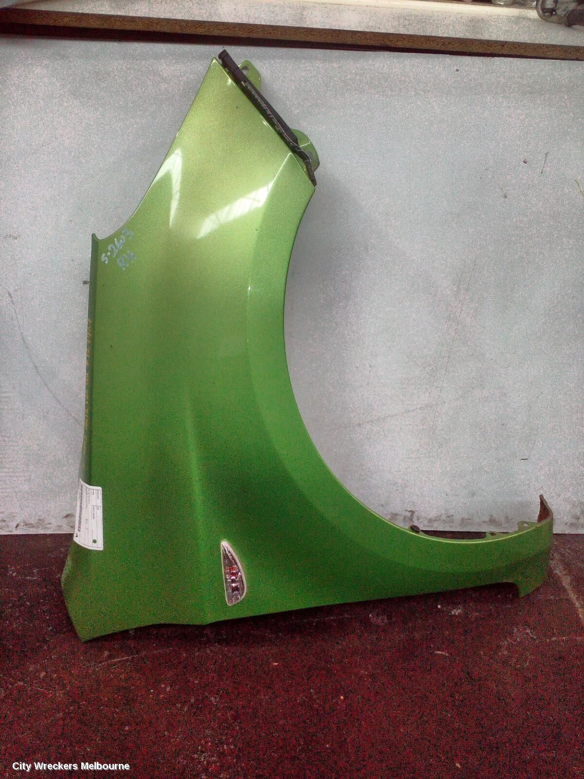 HYUNDAI I20 2012 Right Guard