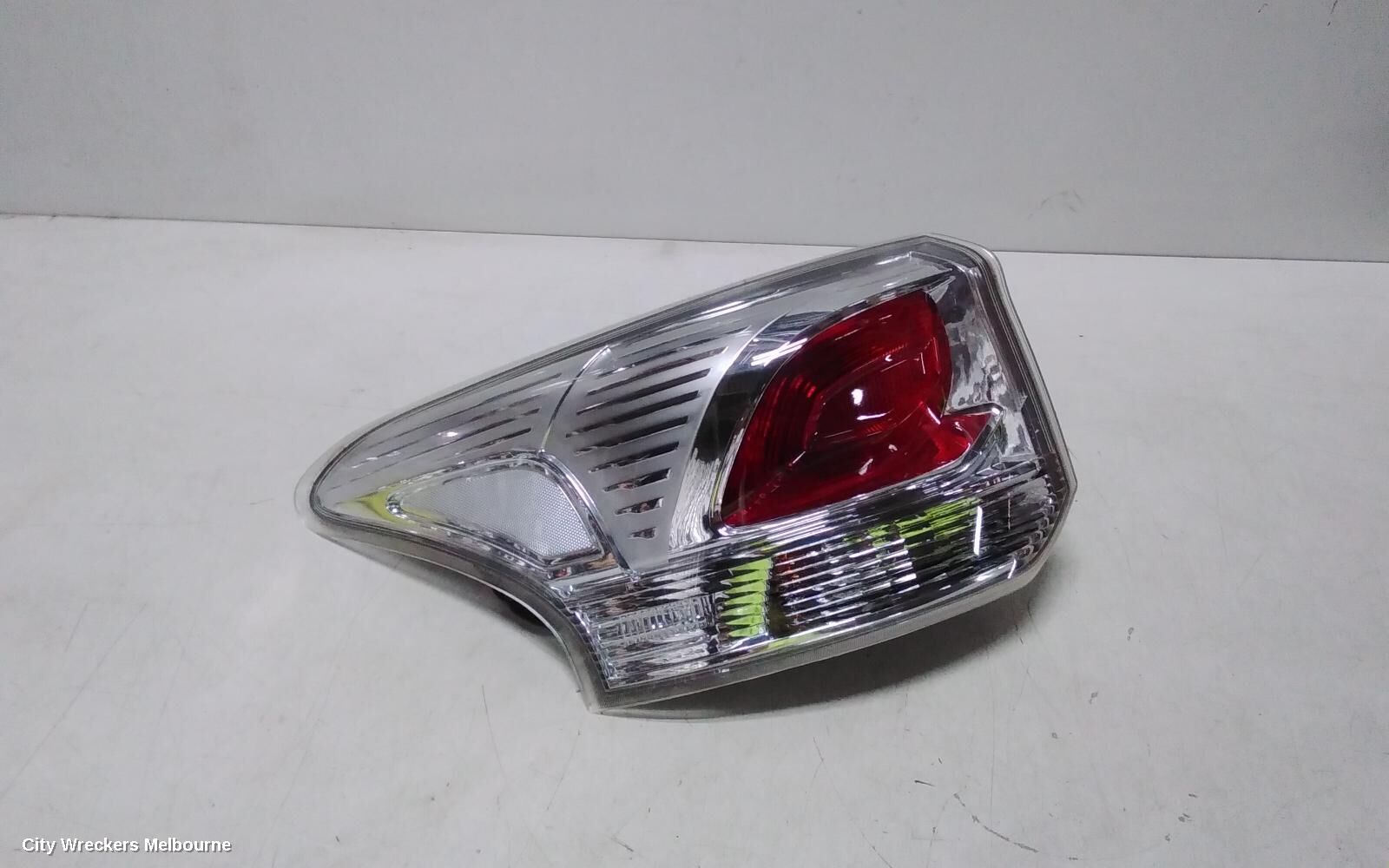 MITSUBISHI OUTLANDER 2014 Left Taillight