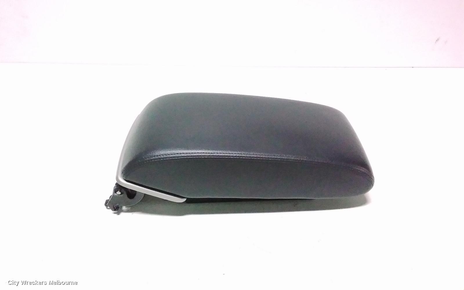 TOYOTA AURION 2010 Console