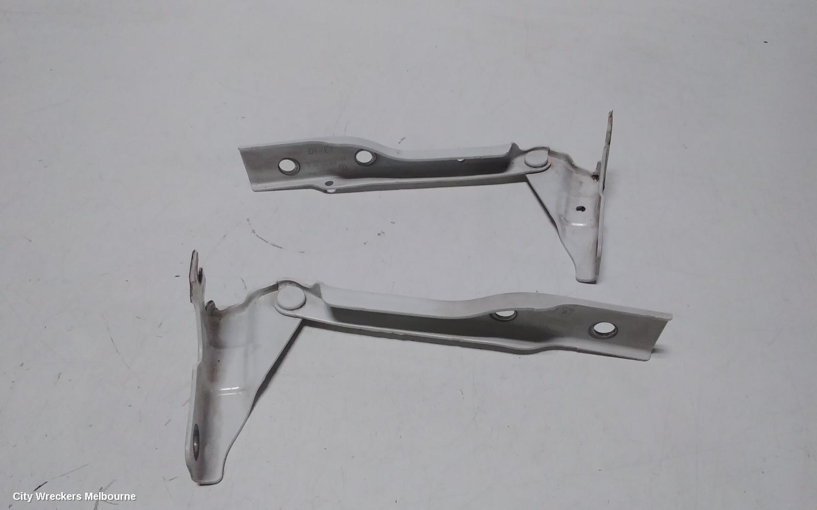 VOLKSWAGEN POLO 2011 Bonnet Hinge/Strut