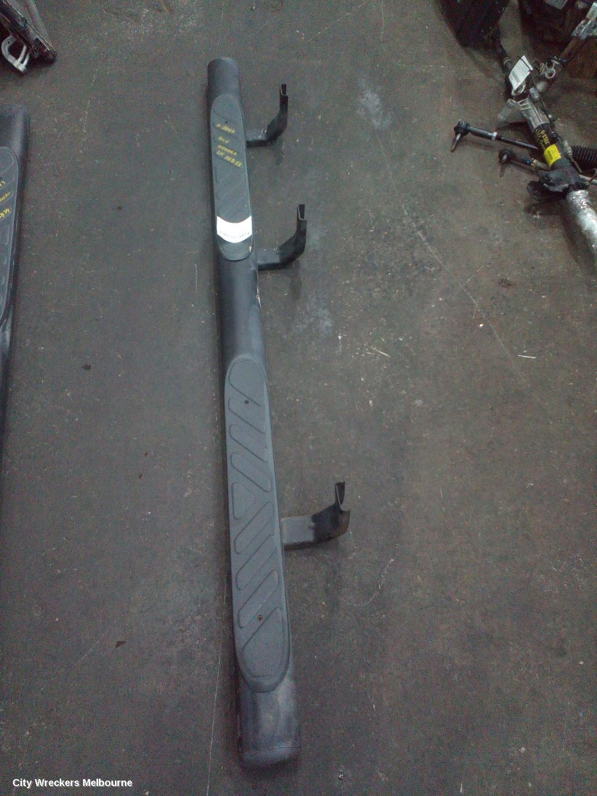 NISSAN NAVARA 2006 Side Step/Skirt