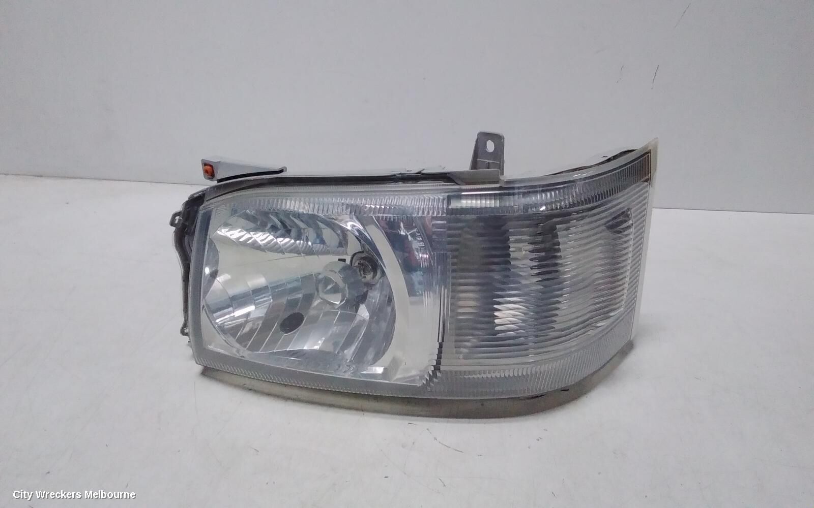 TOYOTA HIACE 2006 Left Headlamp