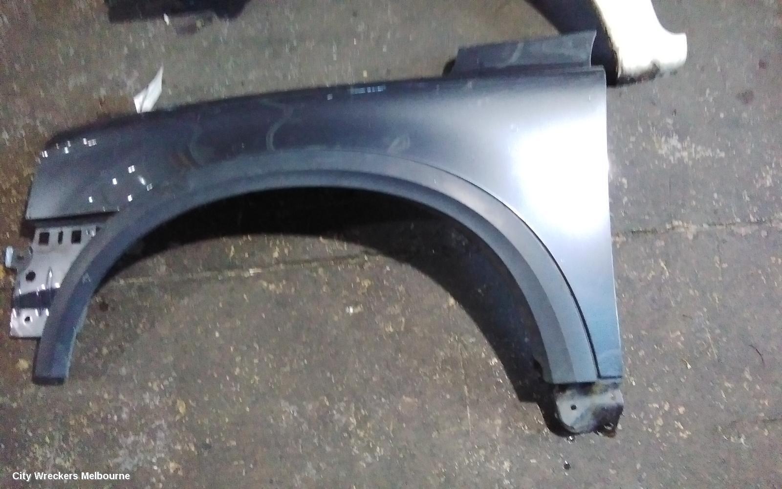VOLVO XC90 2005 Left Guard