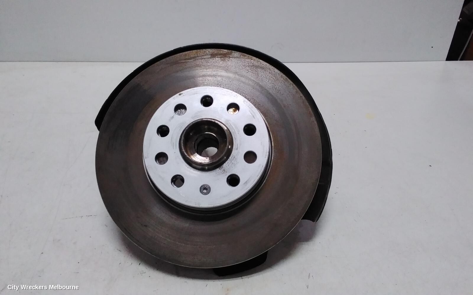 VOLKSWAGEN GOLF 2023 Left Front Hub Assembly
