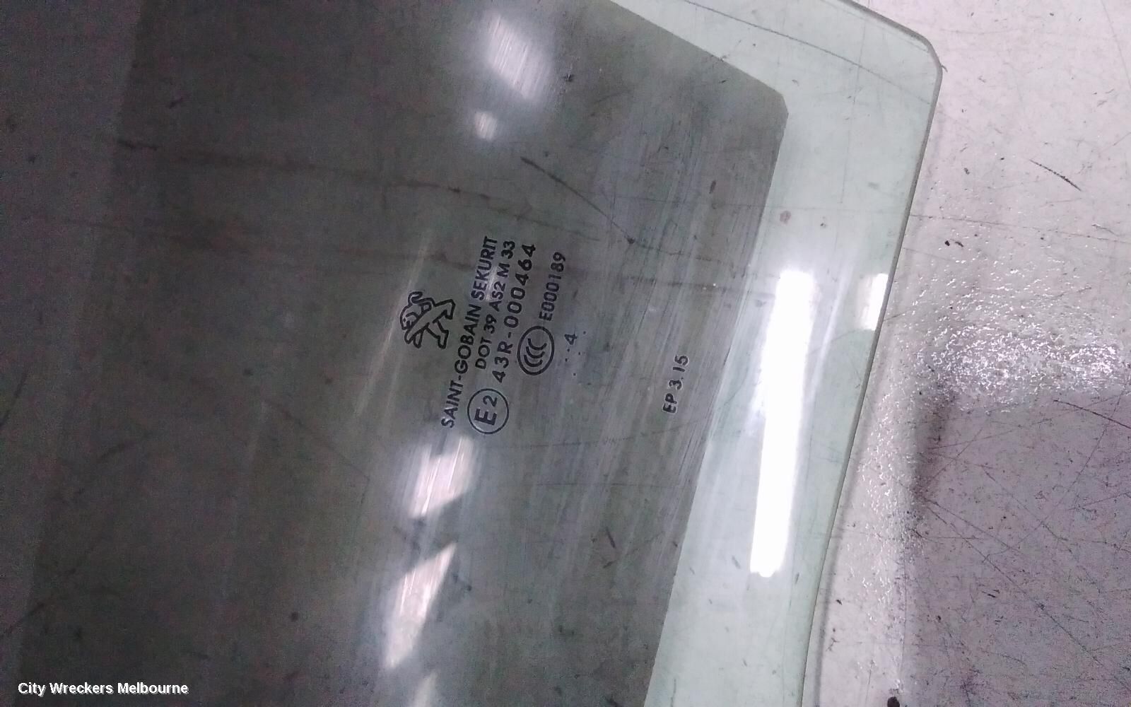 MERCEDES CLA CLASS 2014 Left Front Door Window