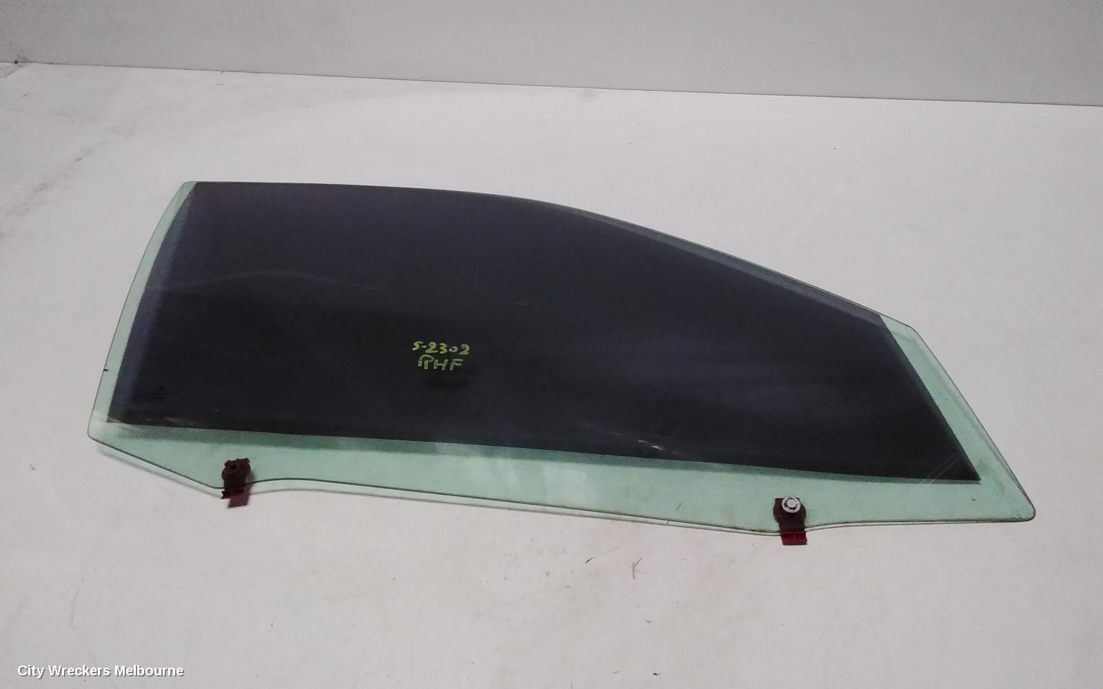 BMW 3 SERIES 2005 Right Front Door Window
