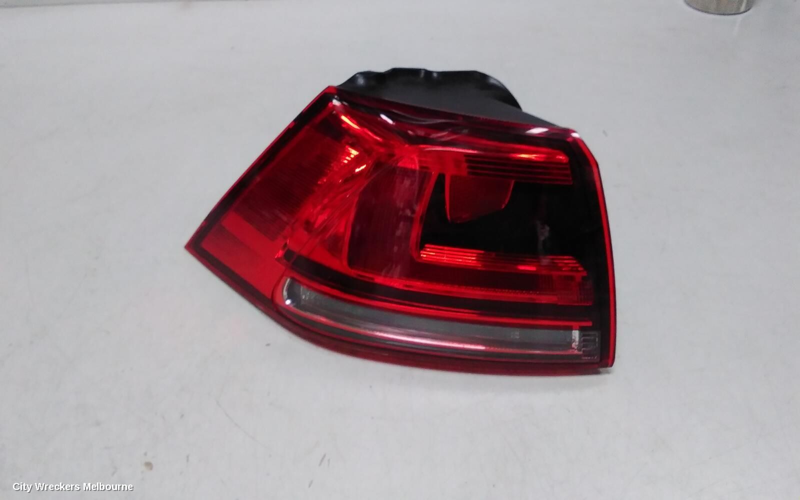 VOLKSWAGEN GOLF 2014 Left Taillight