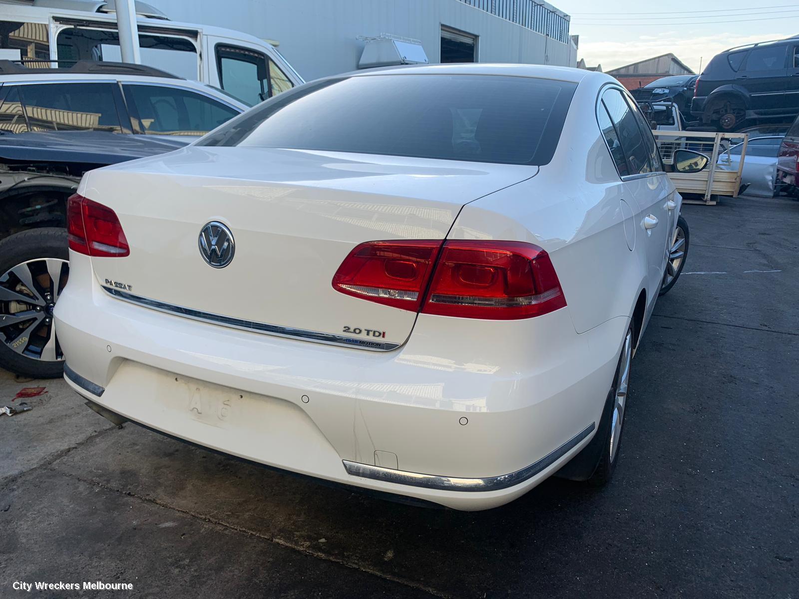 VOLKSWAGEN PASSAT 2012 Complete Interior