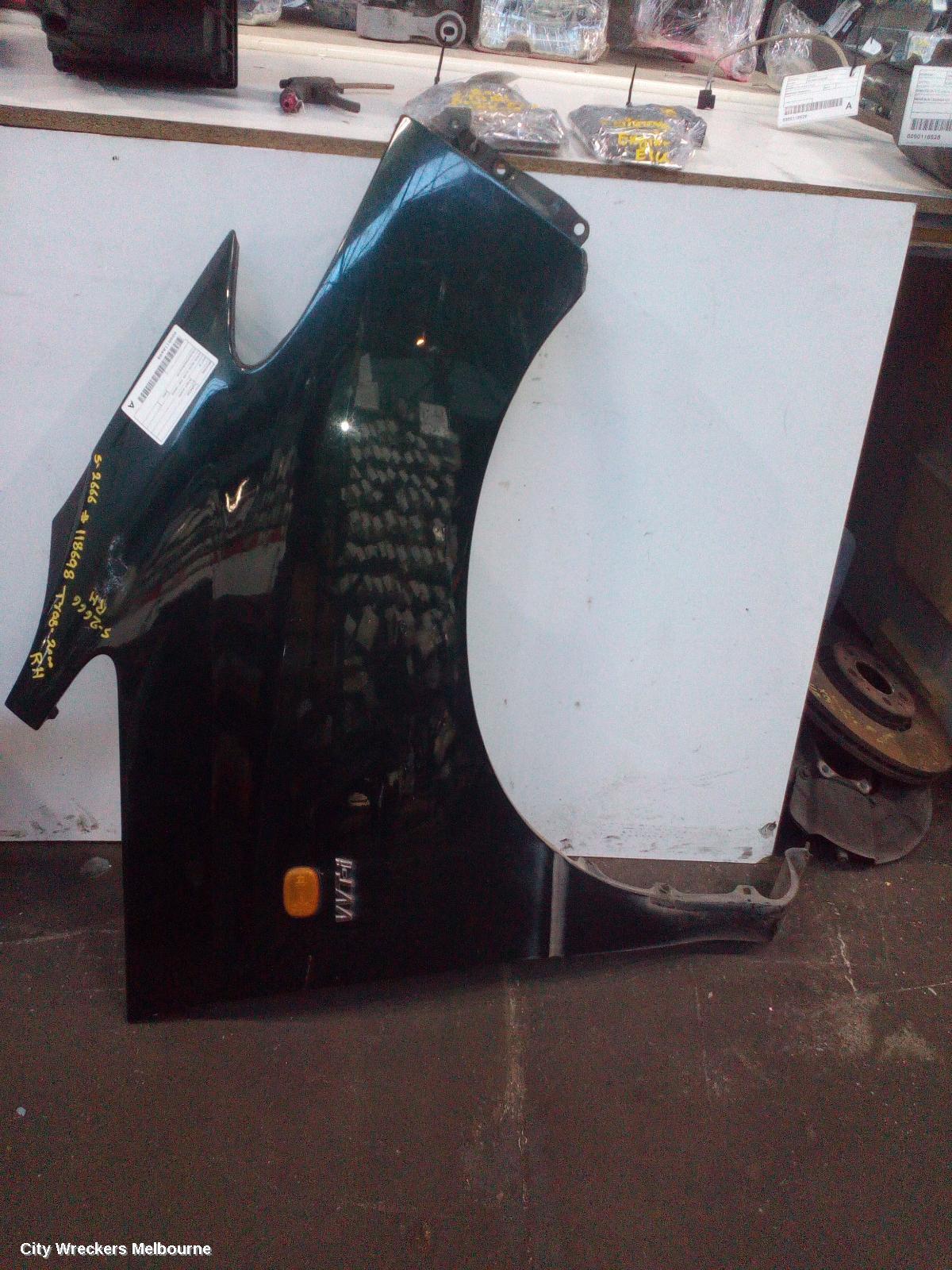 TOYOTA TARAGO 2000 Right Guard
