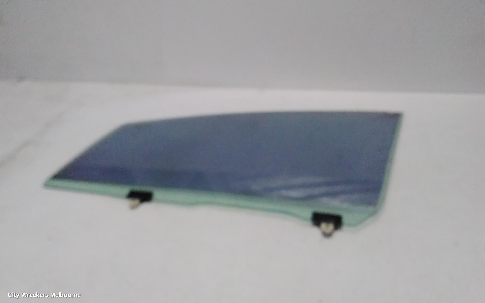 TOYOTA TARAGO 2000 Left Front Door Window