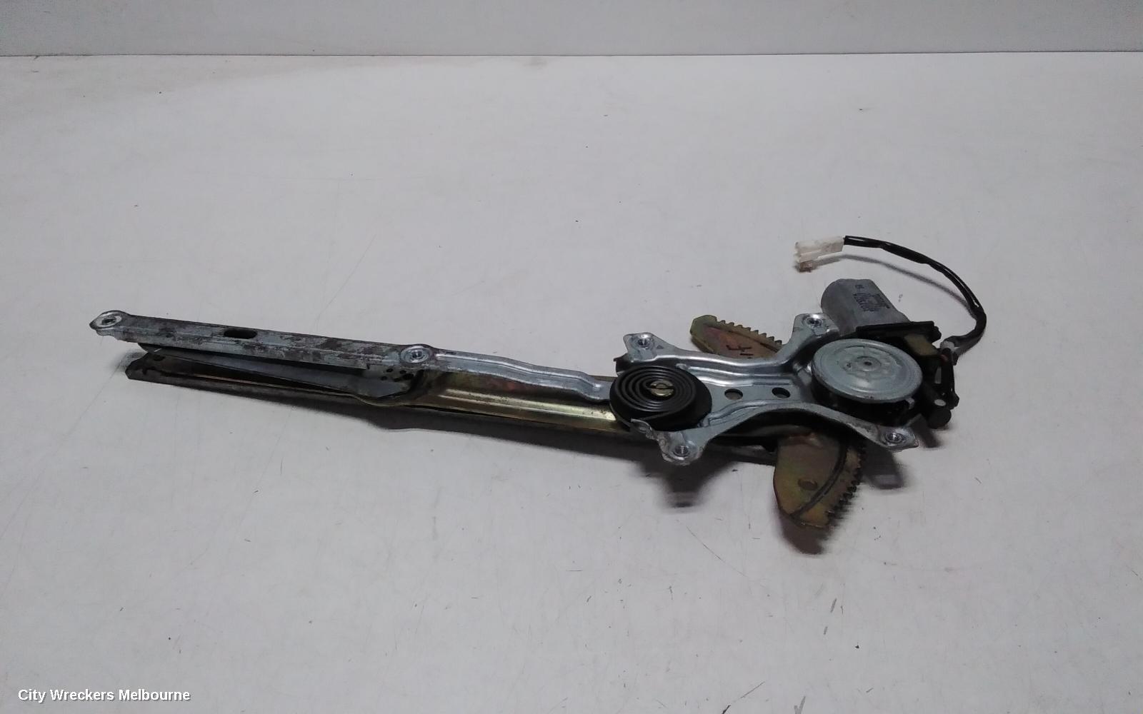 TOYOTA TARAGO 2000 Left Front Window Reg/Motor