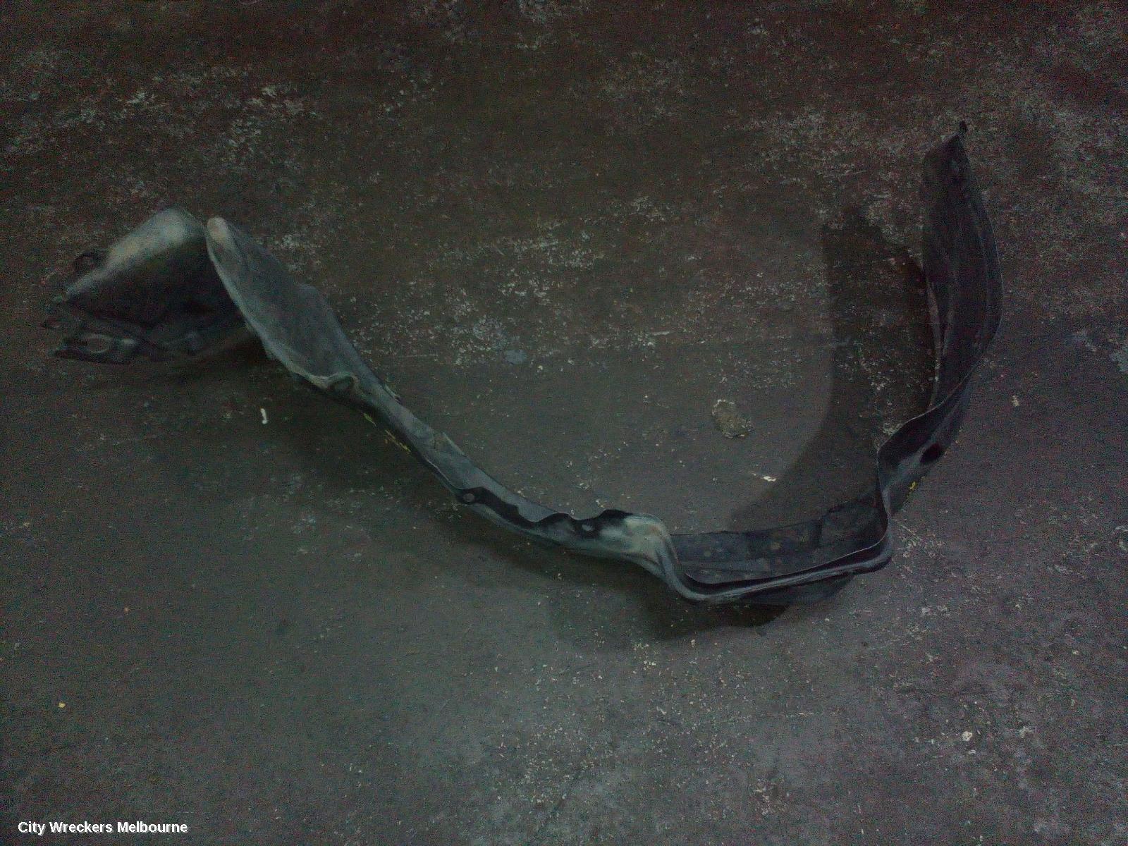 TOYOTA TARAGO 2000 Left Guard Liner