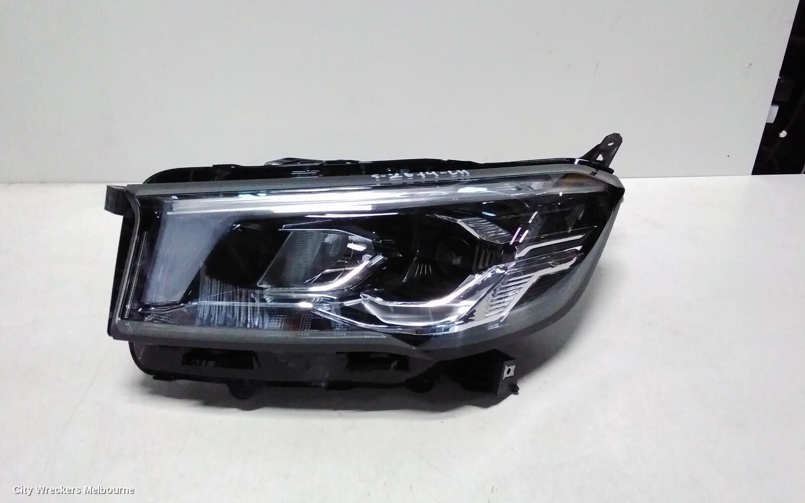 LDV DELIVER 9 2023 Left Headlamp