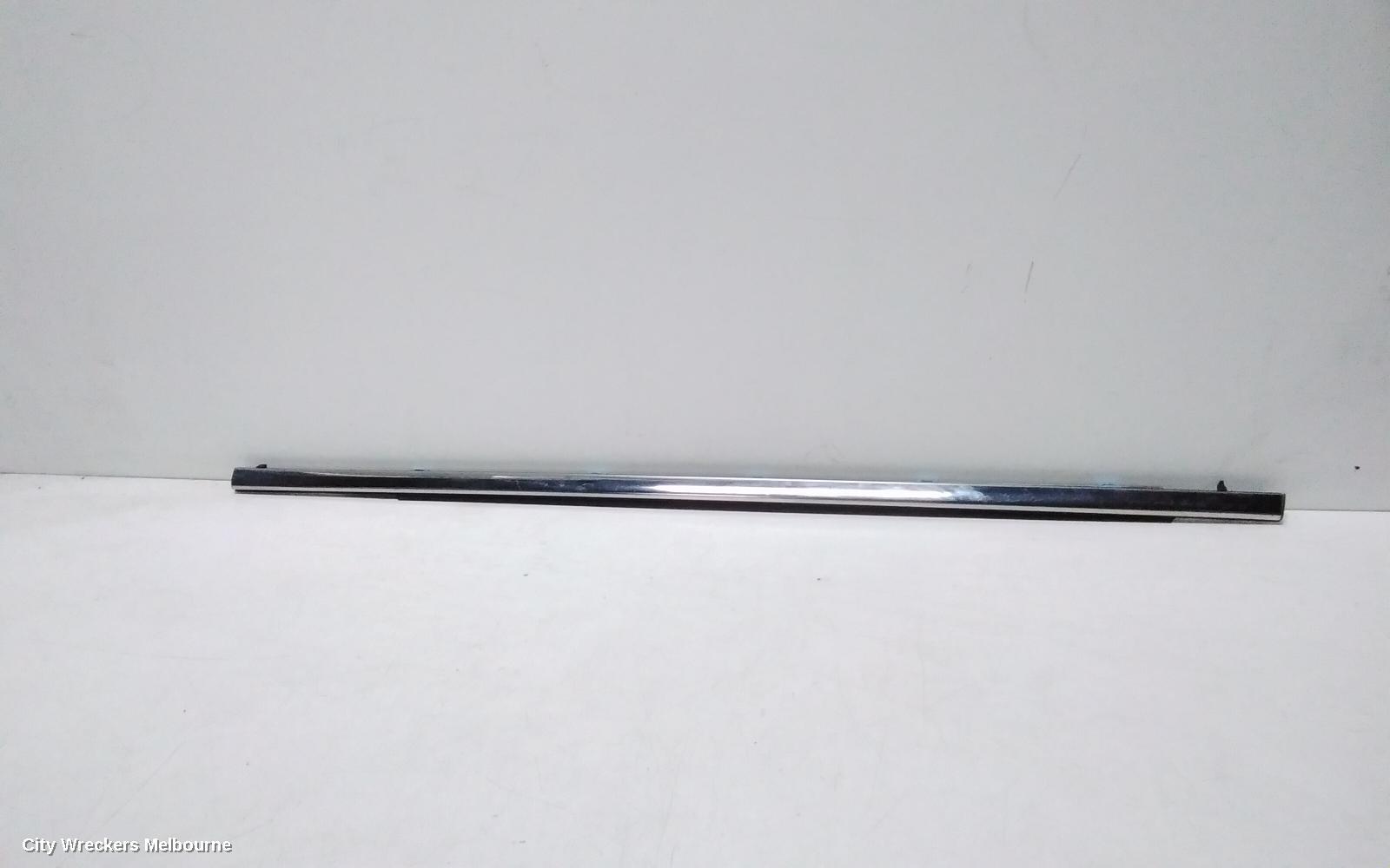 TOYOTA KLUGER 2014 Body/Door Mould