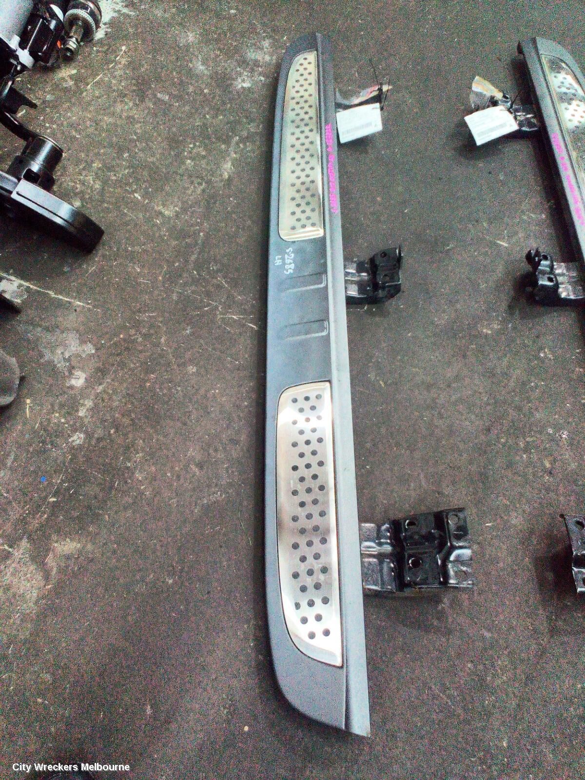 HOLDEN CAPTIVA 2012 Side Step/Skirt