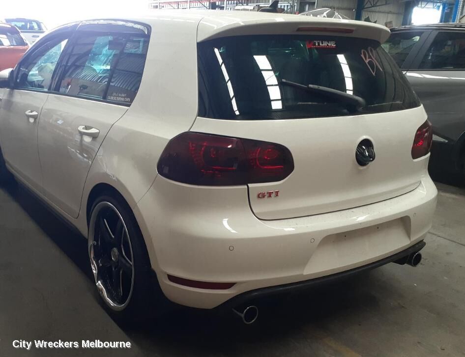 VOLKSWAGEN GOLF 2009 Left Door Mirror