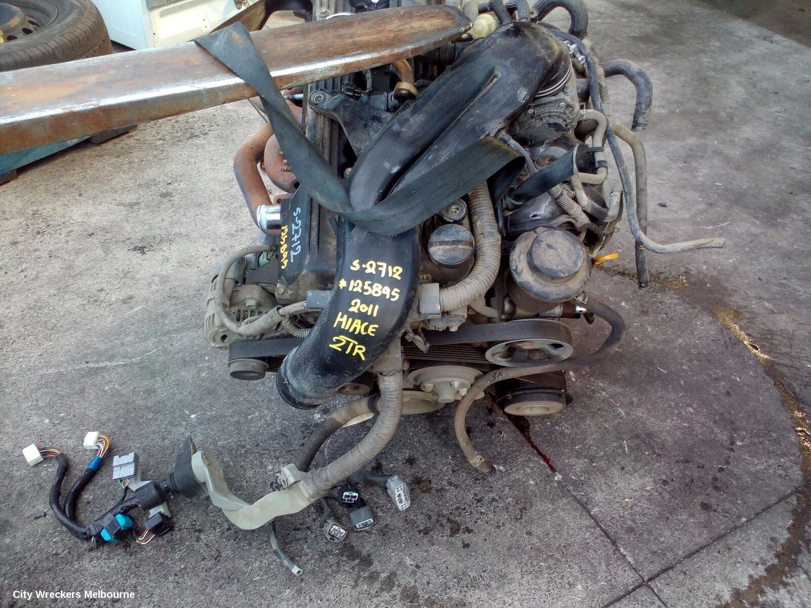 TOYOTA HIACE 2011 Engine