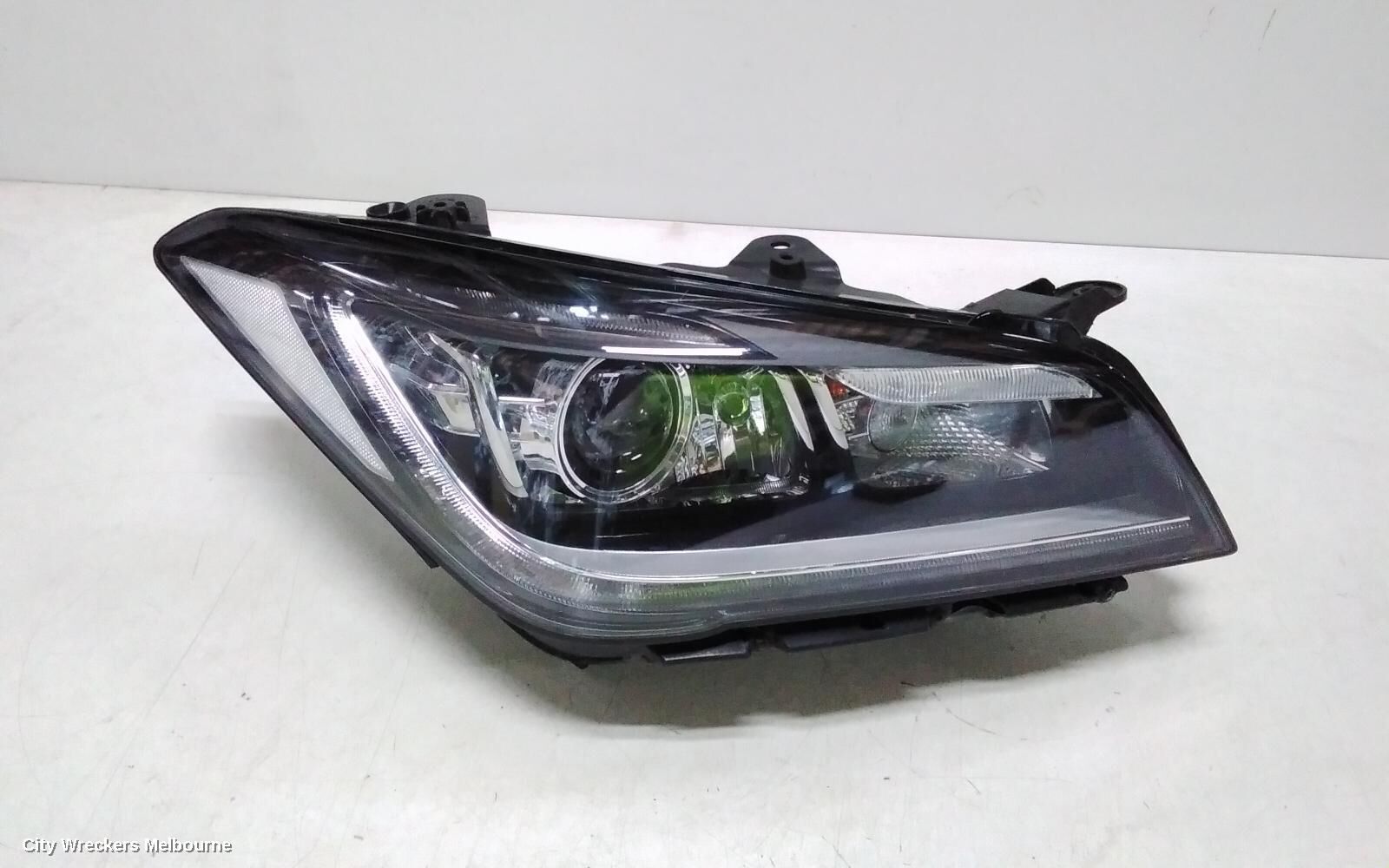 HYUNDAI GENESIS 2015 Right Headlamp