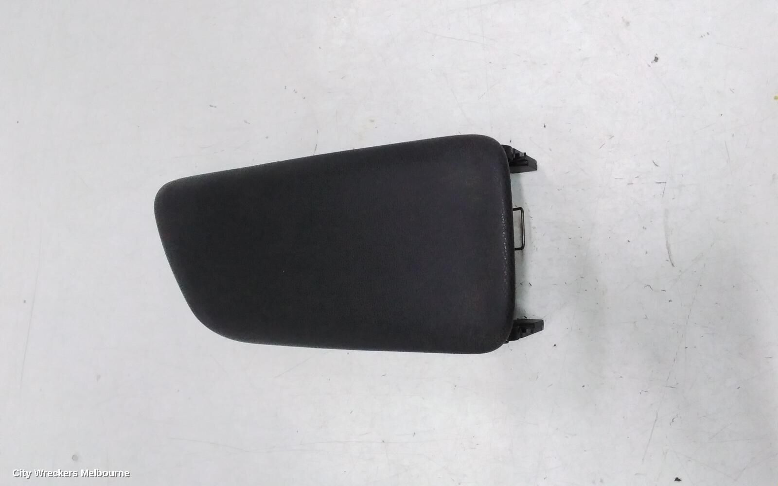 TOYOTA CAMRY 2018 Console