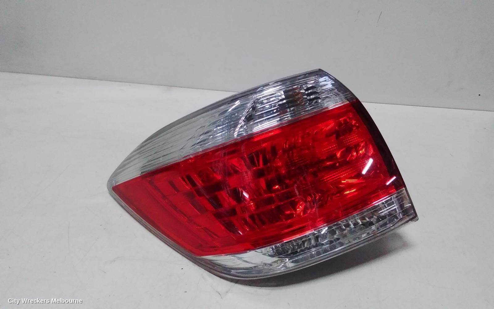 TOYOTA KLUGER 2013 Left Taillight
