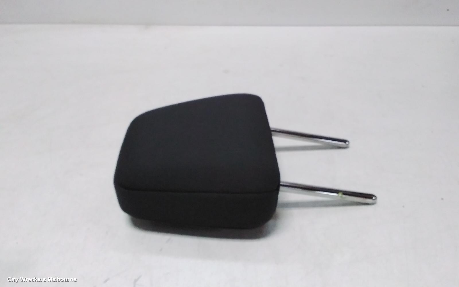 TOYOTA KLUGER 2020 Headrest