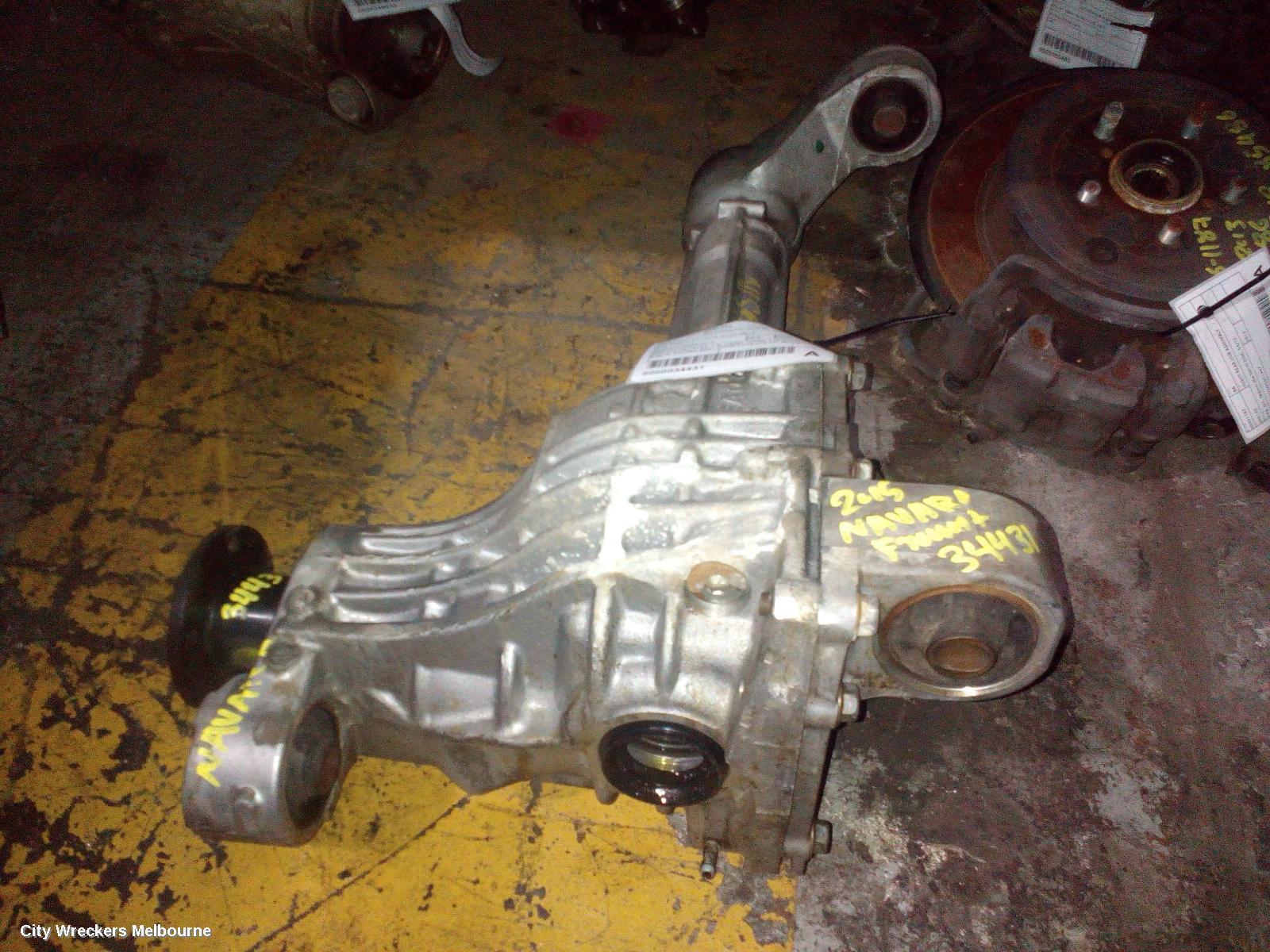 NISSAN NAVARA 2015 Differential Centre