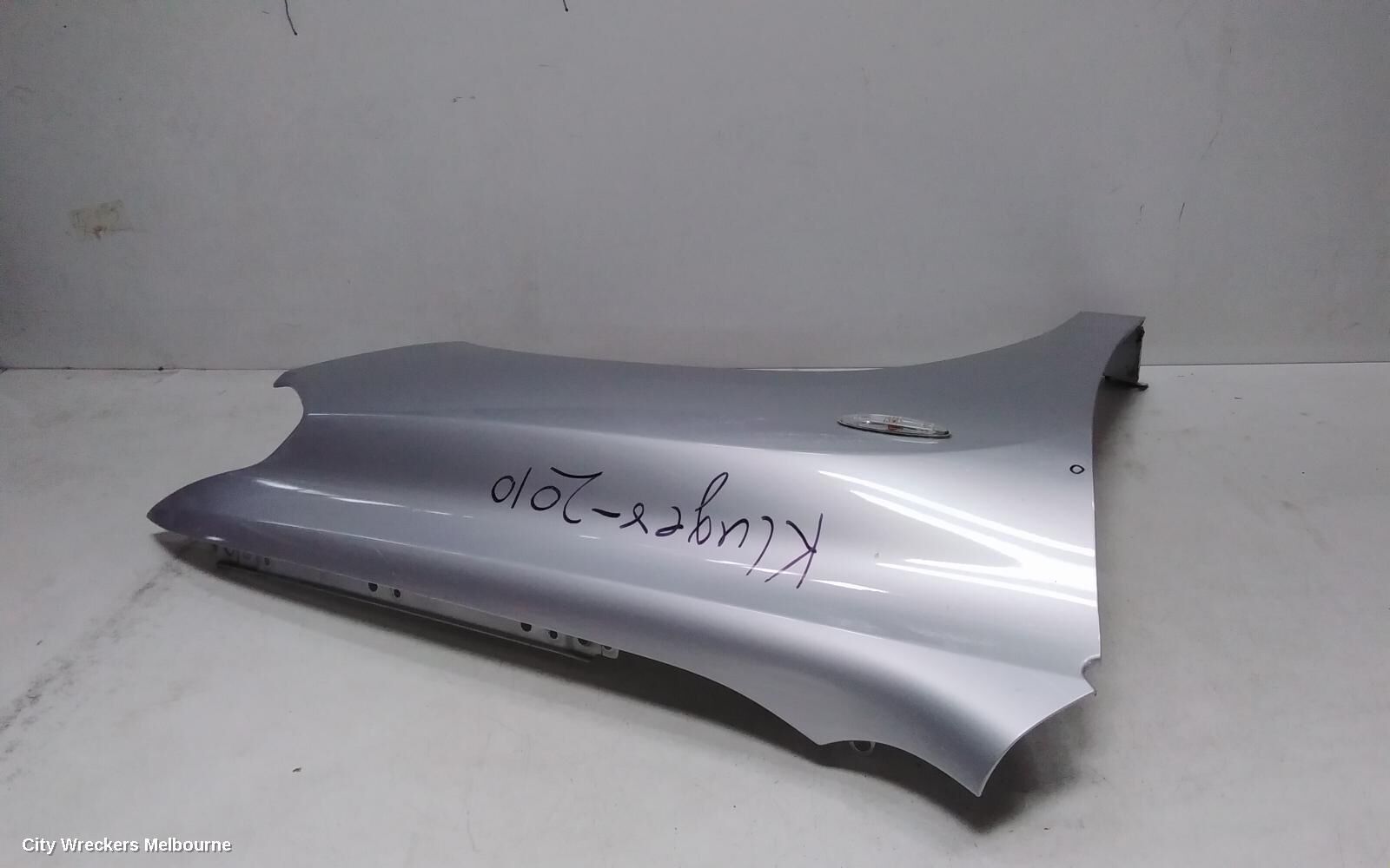 TOYOTA KLUGER 2010 Right Guard