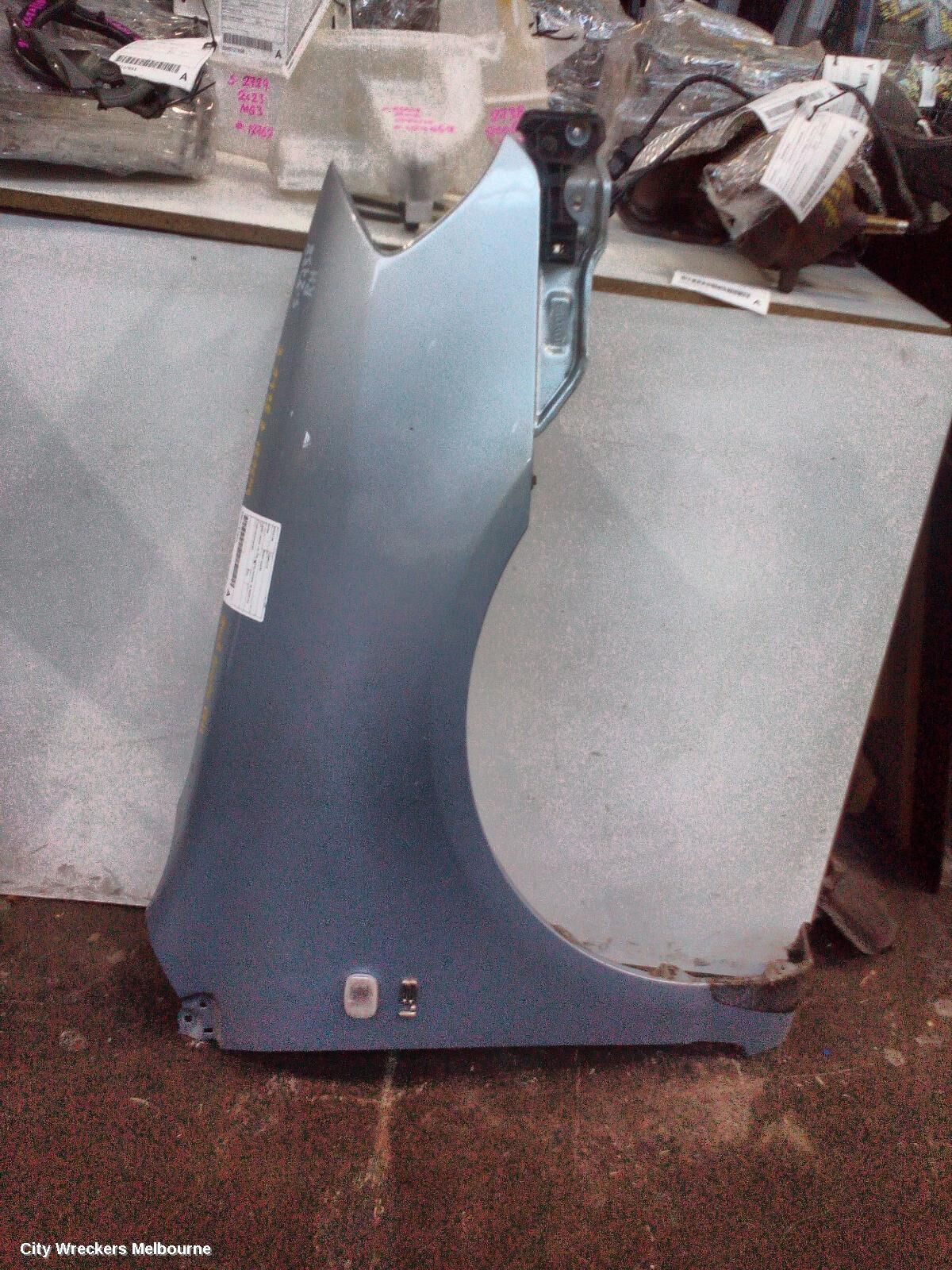 TOYOTA COROLLA 2006 Right Guard