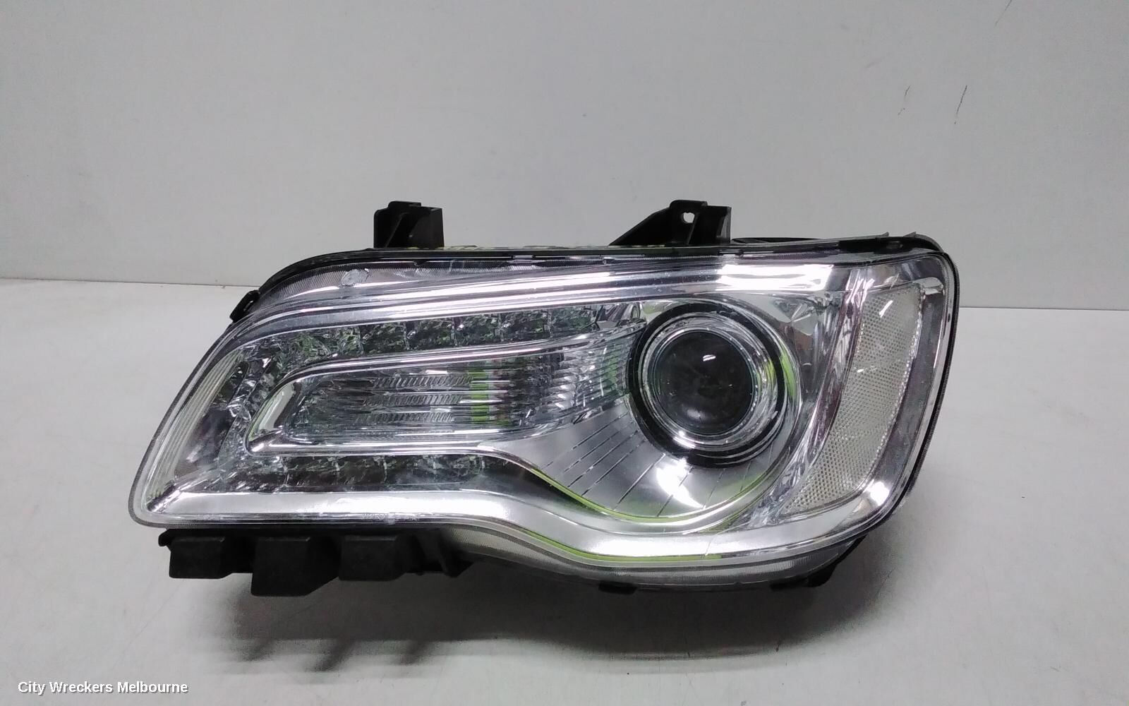 CHRYSLER 300C 2016 Left Headlamp