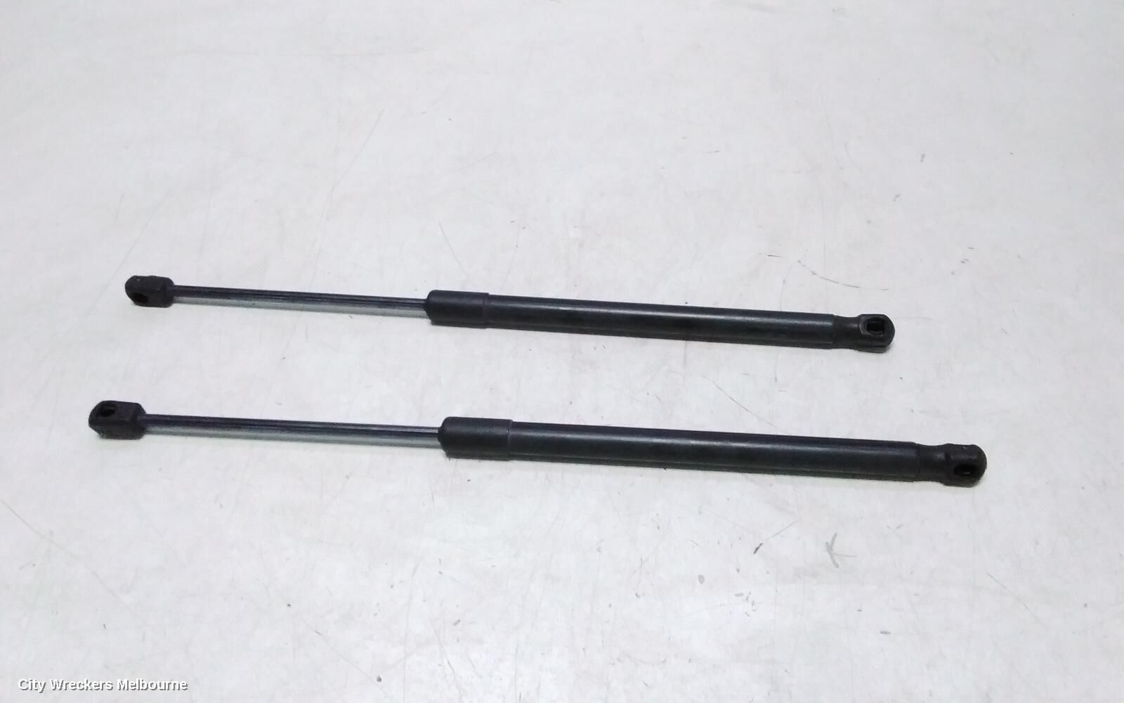 VOLKSWAGEN SCIROCCO 2013 Hatch Strut