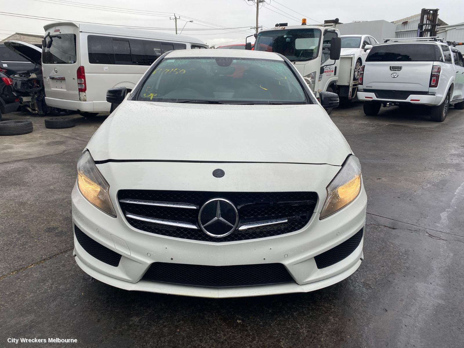 MERCEDES A CLASS 2014 Right Headlamp