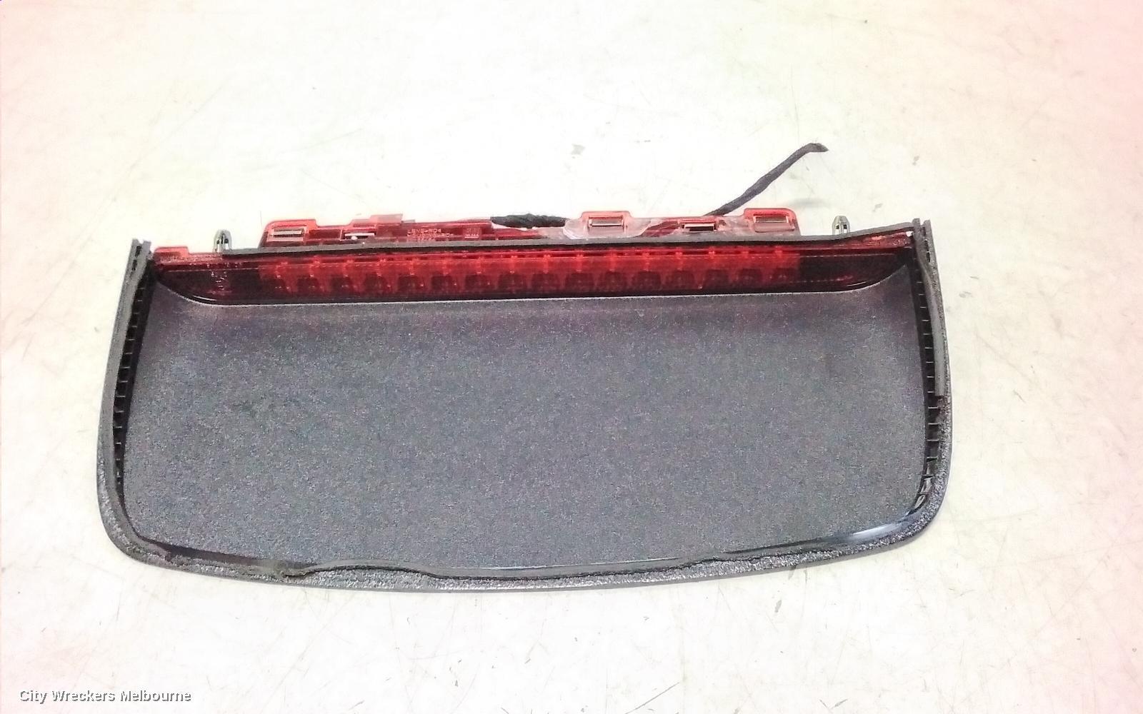 HOLDEN COMMODORE 2016 High Level Stoplight