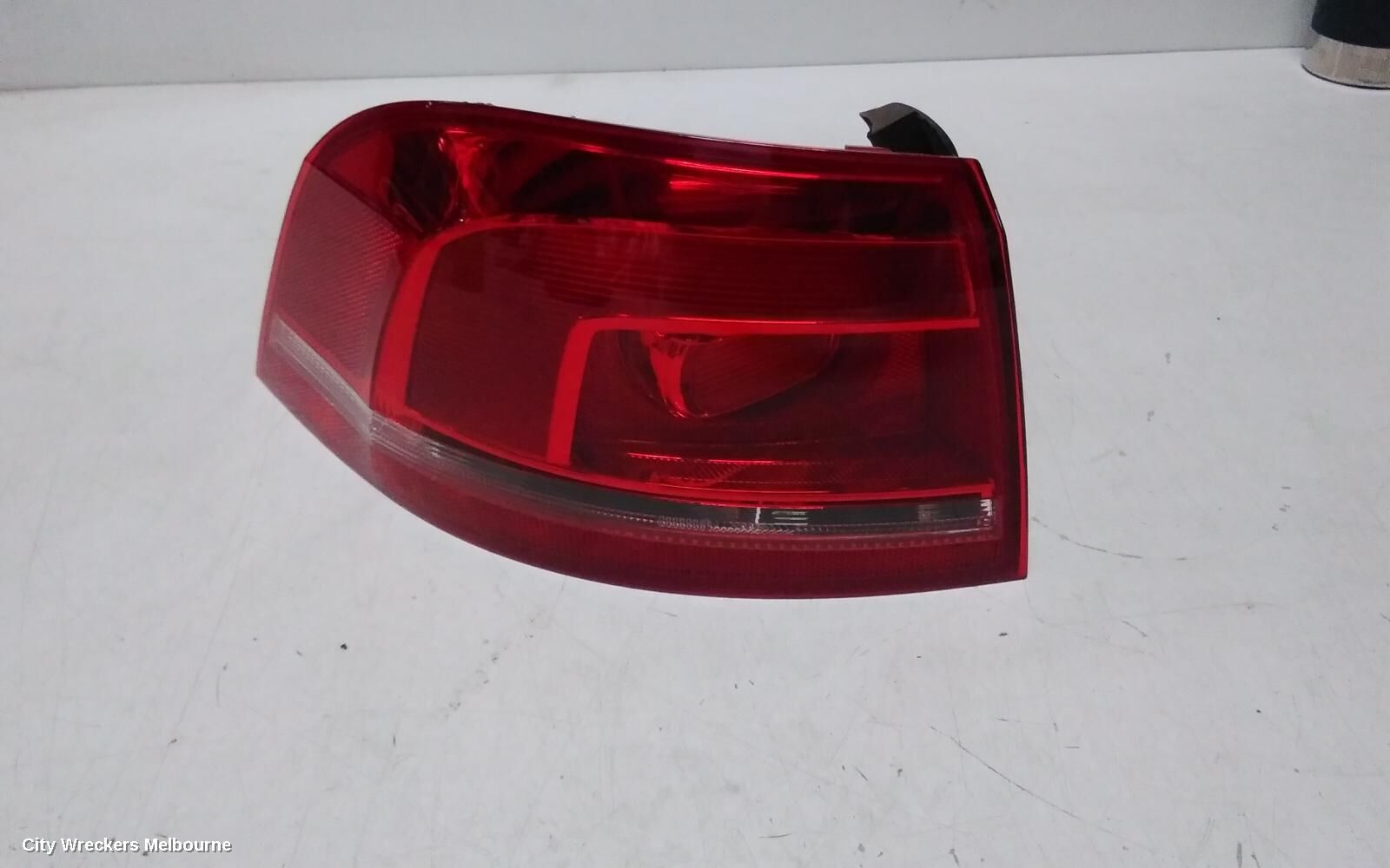 VOLKSWAGEN PASSAT 2014 Left Taillight