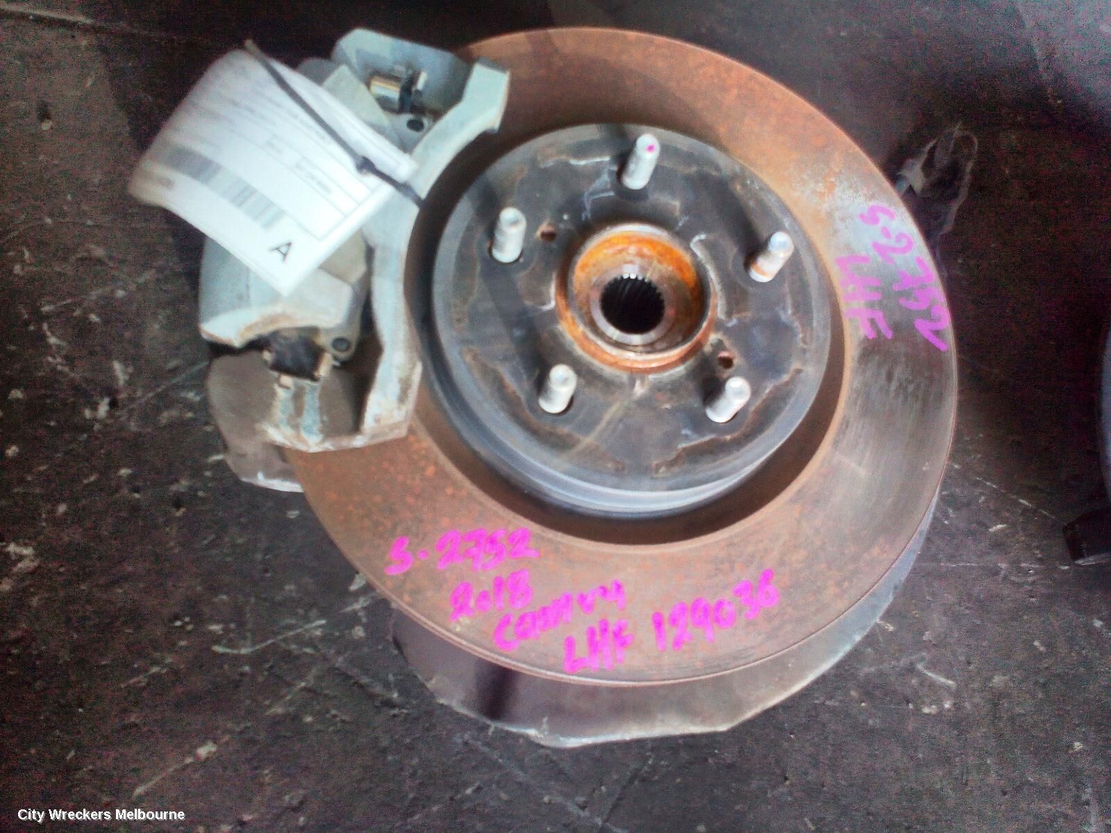 TOYOTA CAMRY 2018 Left Front Hub Assembly