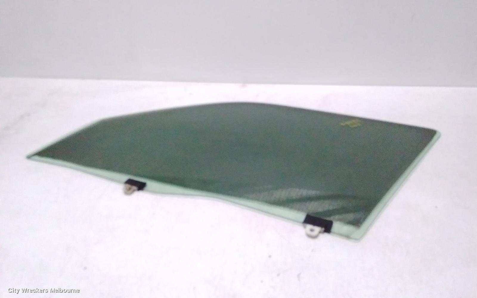 TOYOTA HIACE 2005 Left Front Door Window