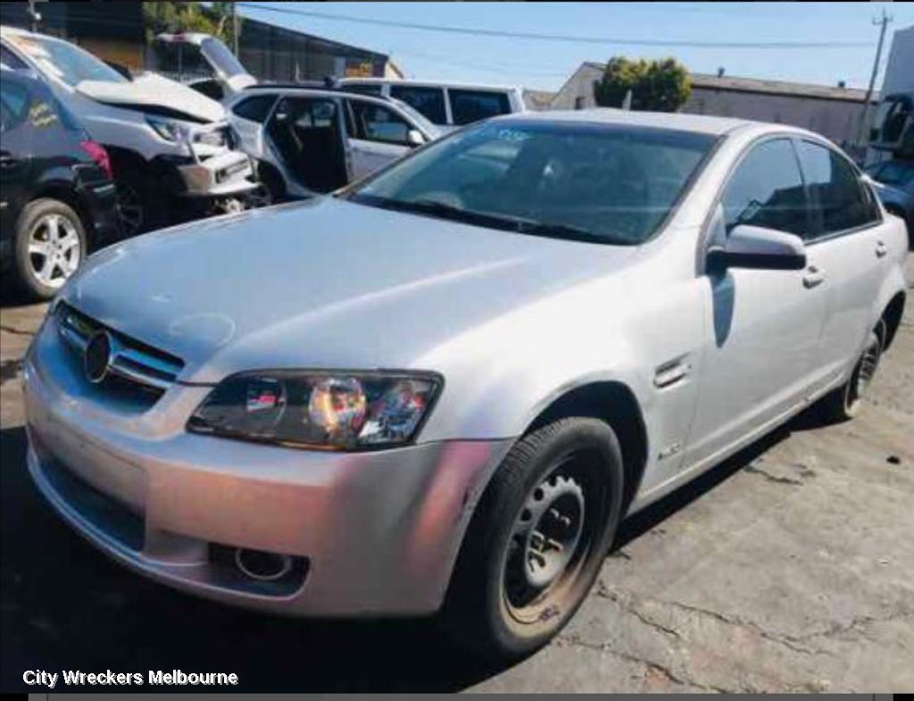HOLDEN COMMODORE 2009 Grille