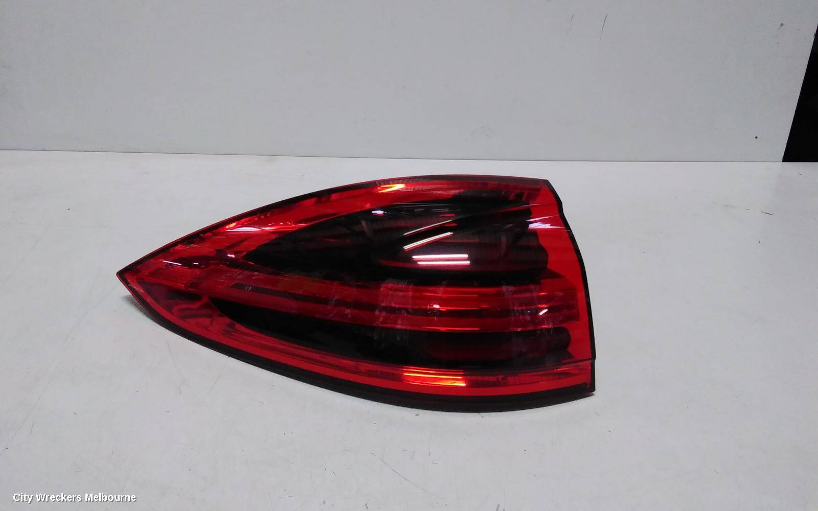 PORSCHE CAYENNE 2016 Left Taillight