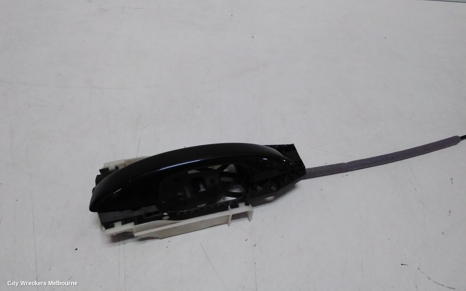 VOLKSWAGEN TOUAREG 2016 Door Handle