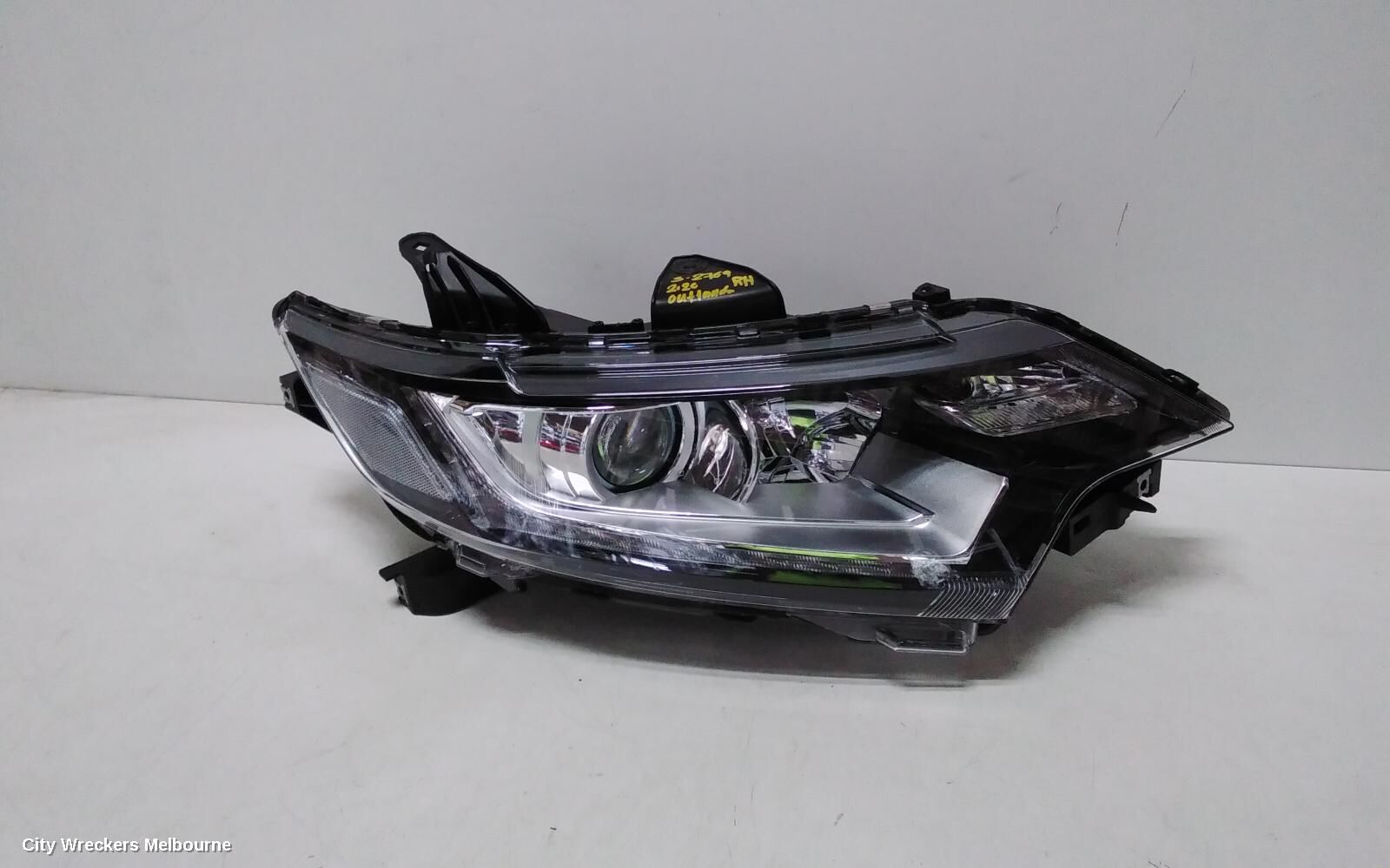 MITSUBISHI OUTLANDER 2020 Right Headlamp