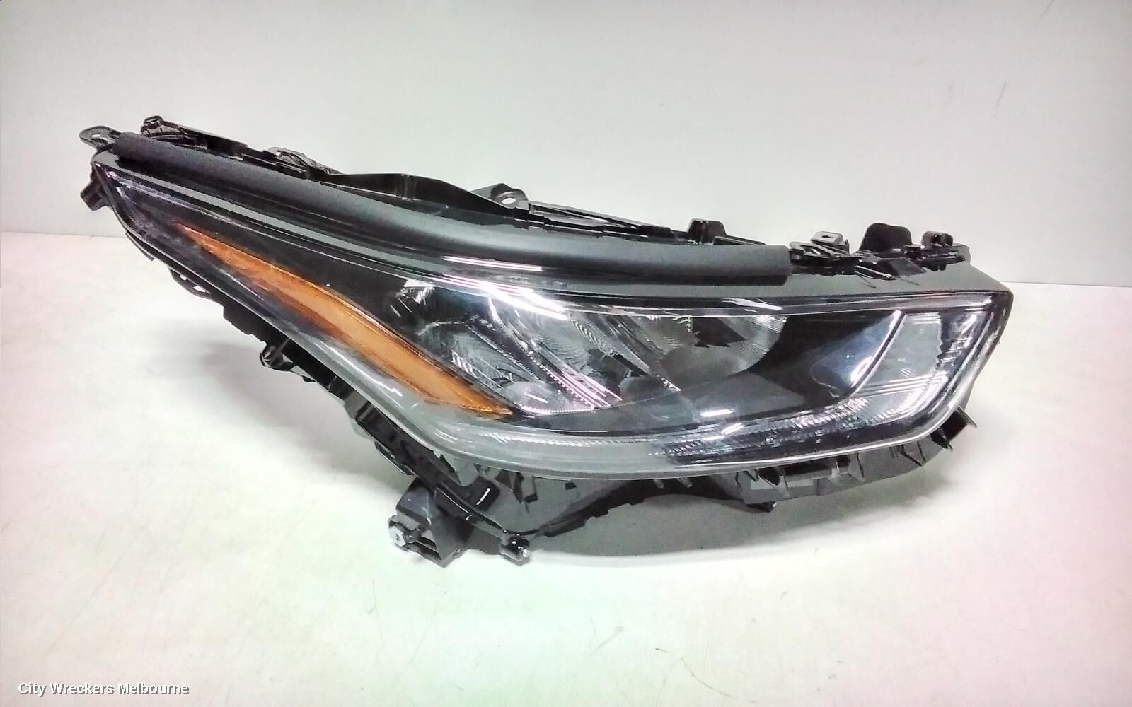 TOYOTA KLUGER 2023 Right Headlamp