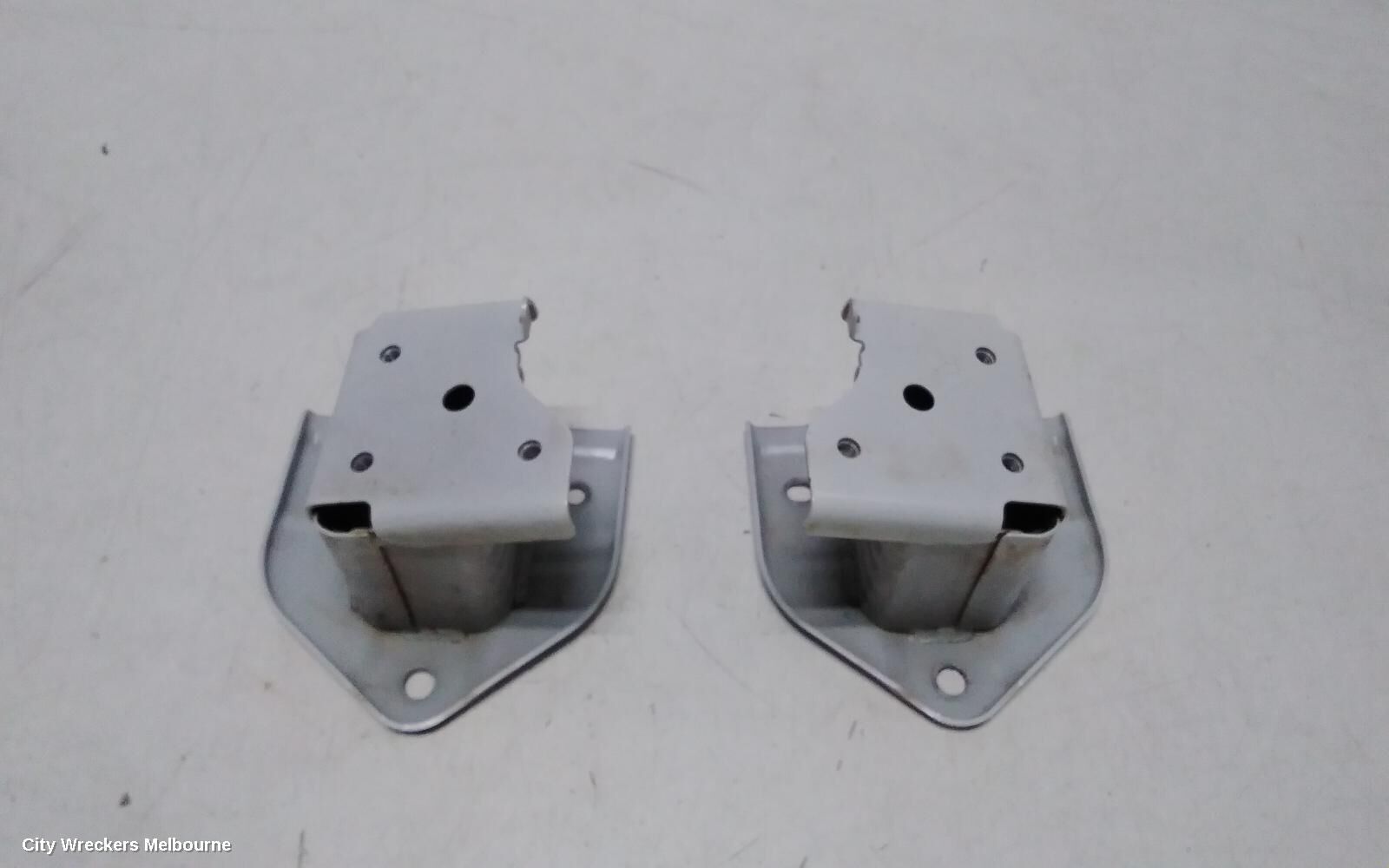 MITSUBISHI OUTLANDER 2020 R/Bar Bracket/Reinfo