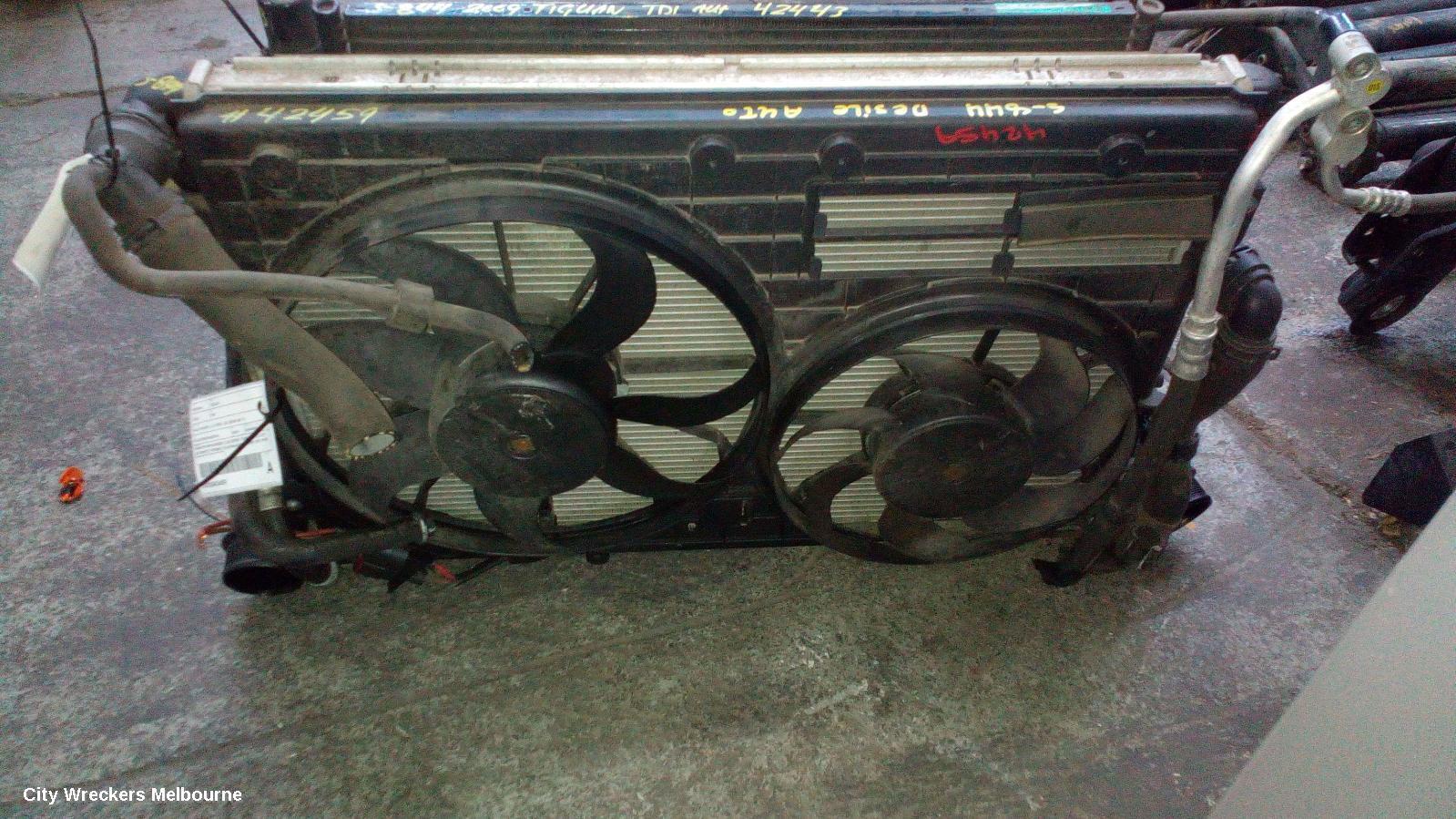 VOLKSWAGEN TIGUAN 2009 Fan