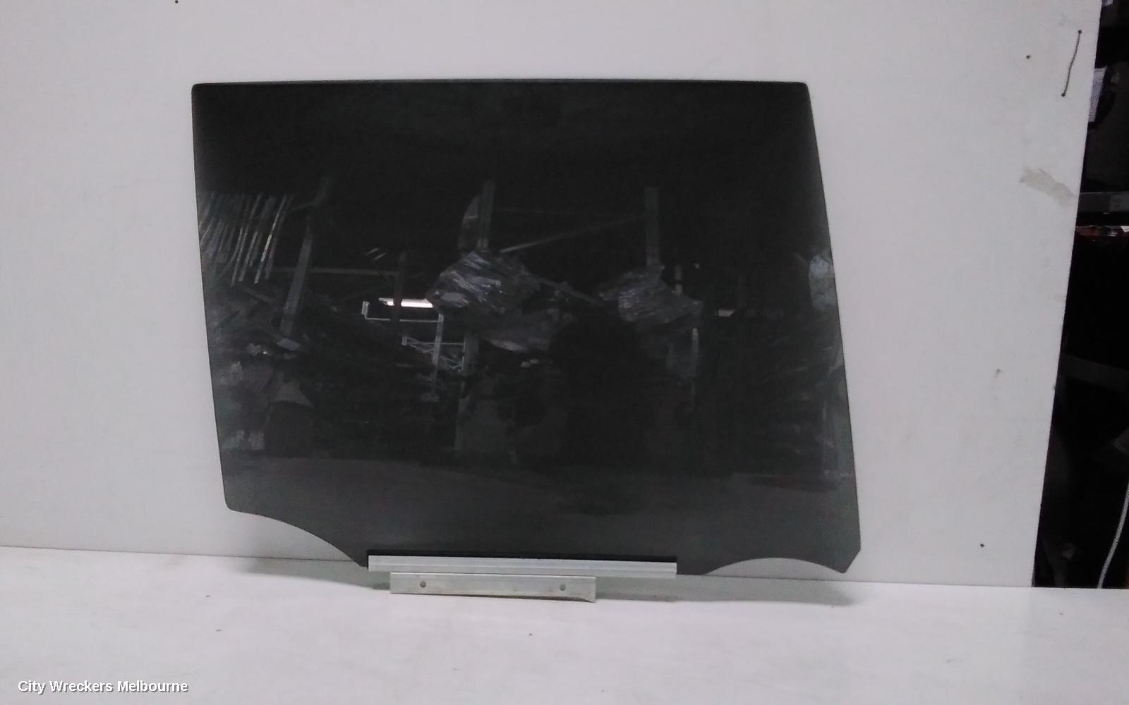 TOYOTA COROLLA CROSS 2024 Right Rear Door Window