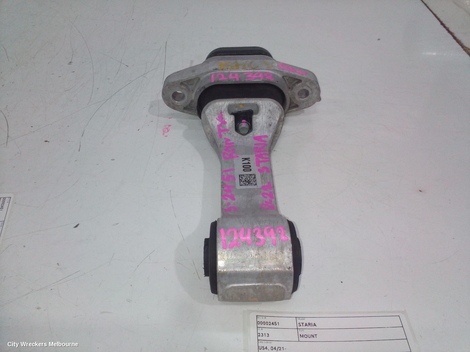 HYUNDAI STARIA 2022 Mount