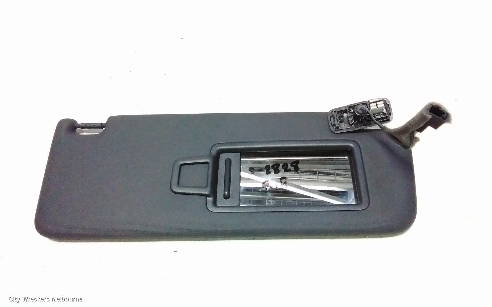 VOLKSWAGEN GOLF 2022 Sunvisor