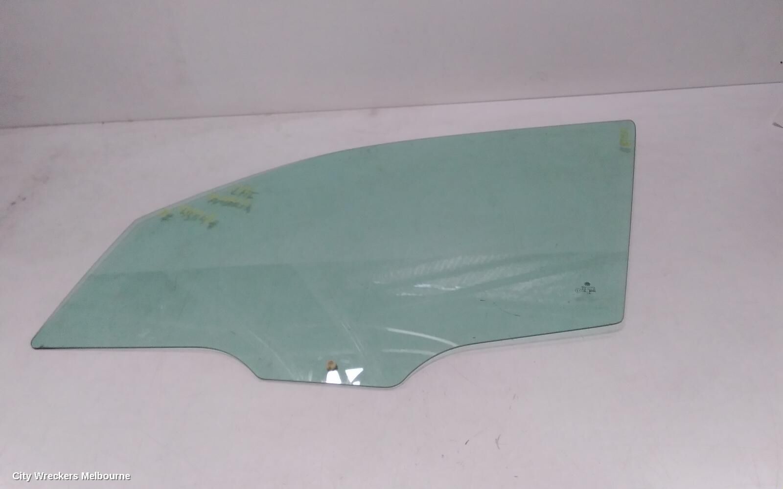 VOLKSWAGEN AMAROK 2013 Left Front Door Window